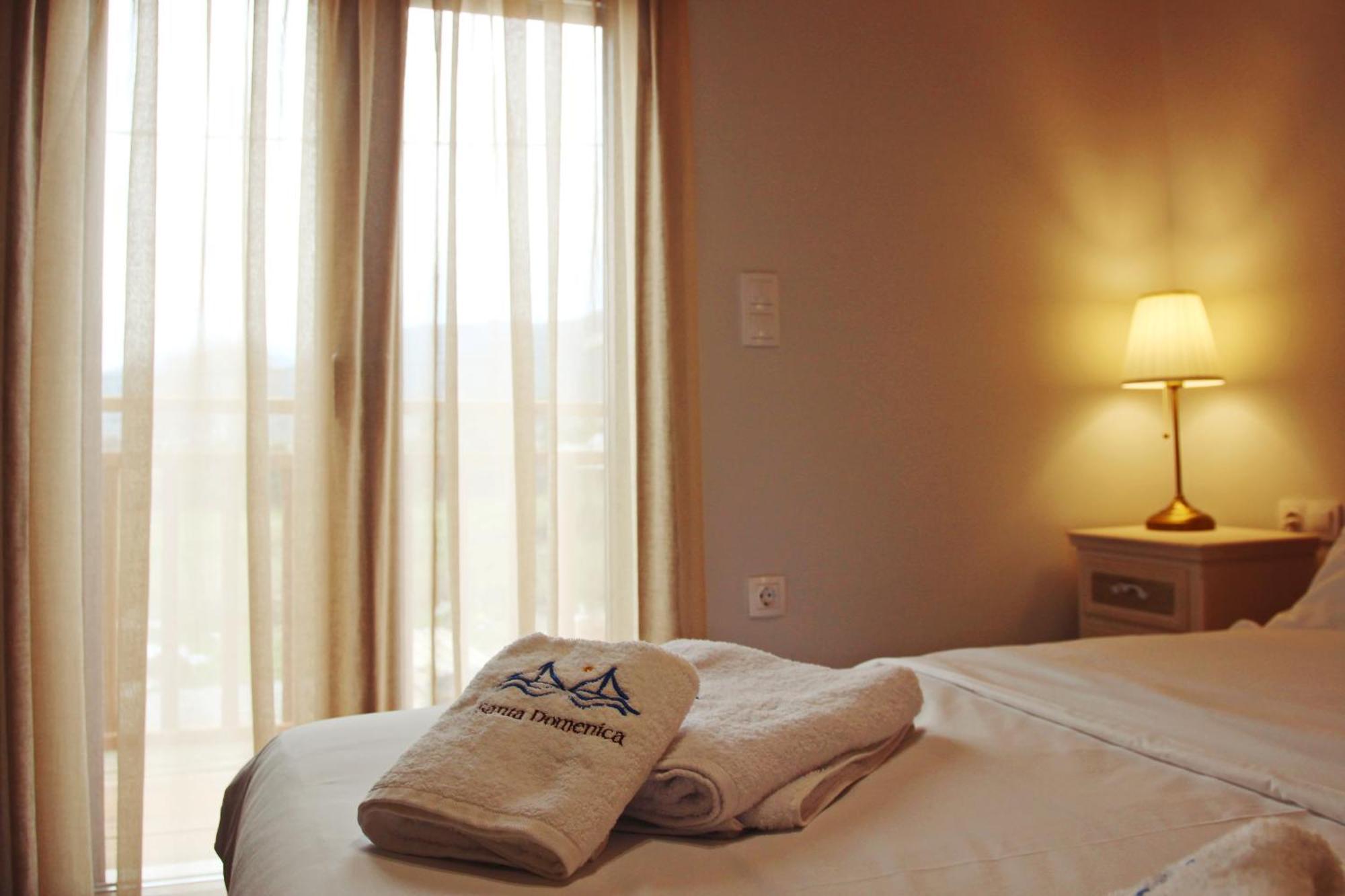 Santa Domenica Nafpaktos - Rooms And Apartments By The Sea Buitenkant foto