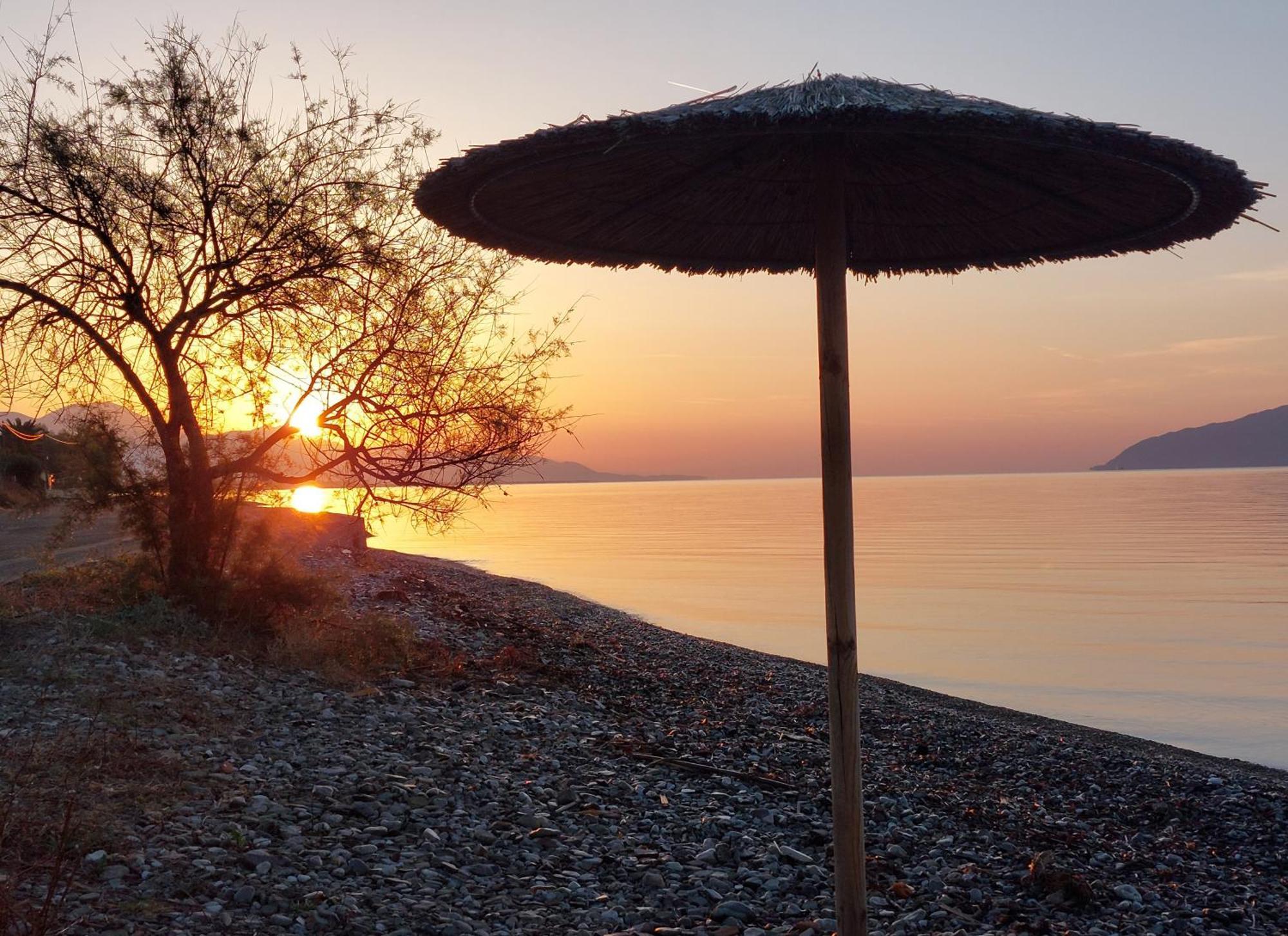 Santa Domenica Nafpaktos - Rooms And Apartments By The Sea Buitenkant foto